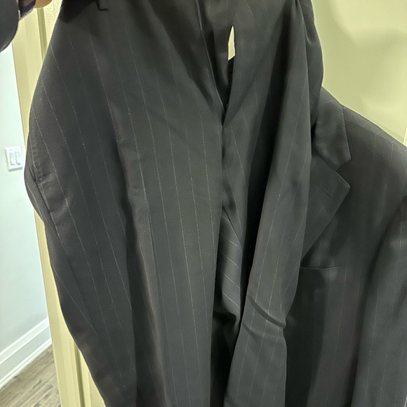 Boggi Navy Thick Pinstripe Suit. Made in Italy - Picture 5 of 5